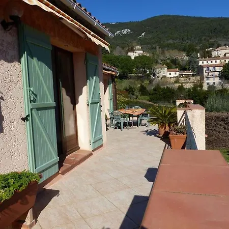 Provencale Avec Piscine, Vue Exceptionnelle
